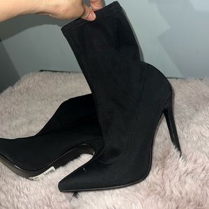 ❤️Black booties❤️